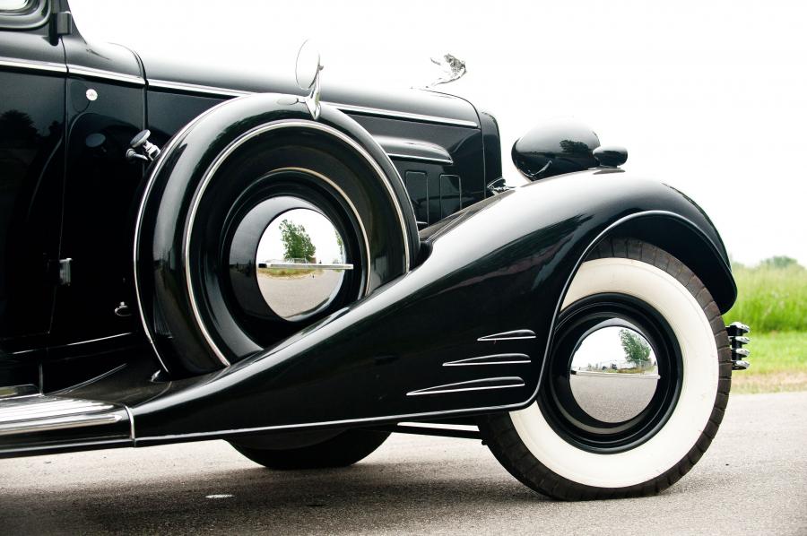  Cadillac Series 60 7-Passenger Limousine by Fleetwood 1933 года  (фото 15 из 21)
